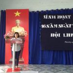 Cô Mỹ Lệ đọc ý nghĩa của ngày Phụ Nữ Việt Nam
